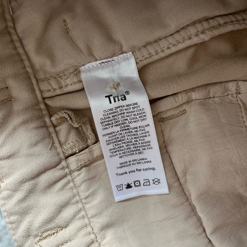 Aritzia TNA Cargo Supply Pant Mid Rise Short Gd Birch Casual Sz 0 - Picture 3 of 13